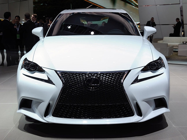  Lexus IS 3-      