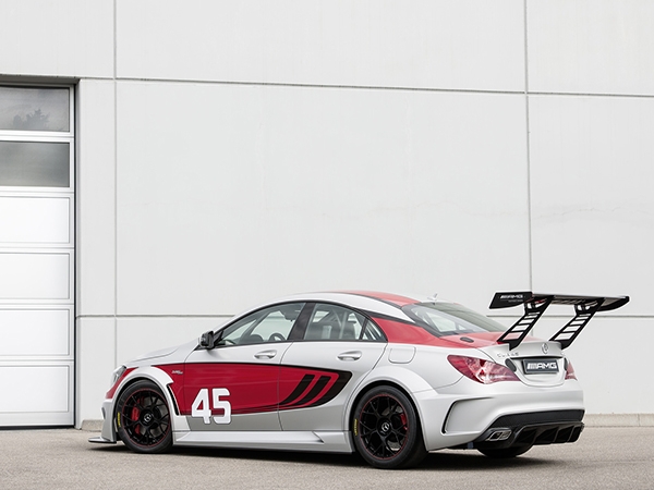 Mercedes CLA 45 AMG Racing Series  CLA 250 Sport  