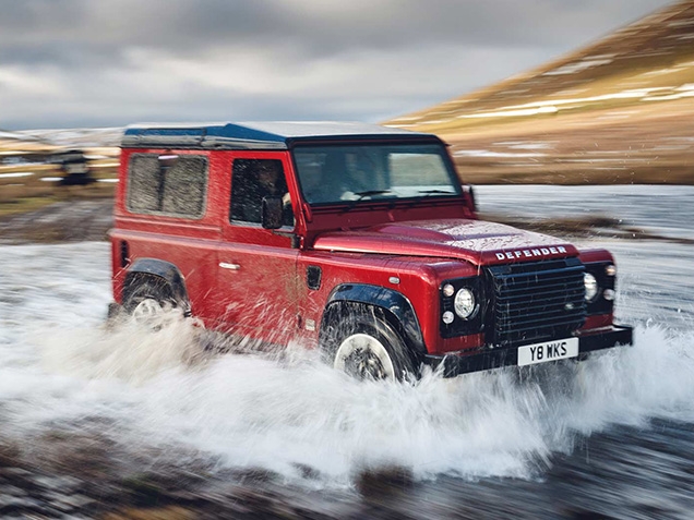 Land Rover Defender   70- 