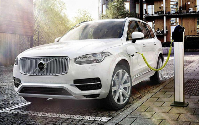  ,        Volvo XC90