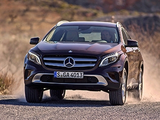      Mercedes GLA