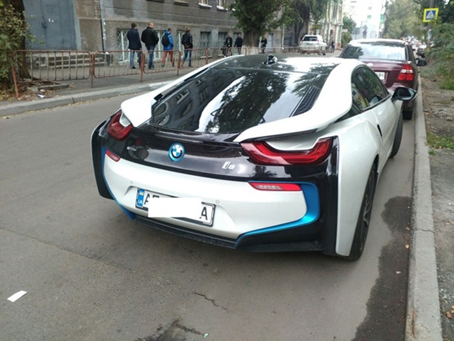     BMW i8