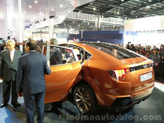 Mahindra XUV Aero    Auto Expo