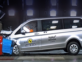 Mercedes-Benz V-Class  Nissan X-Trail   - Euro NCAP