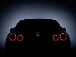 Nissan      GT-R