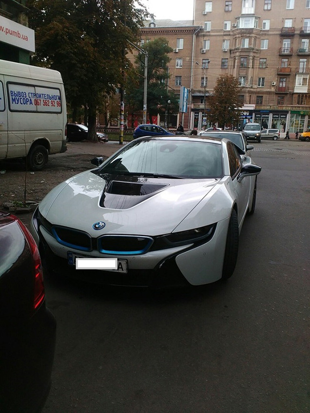     BMW i8