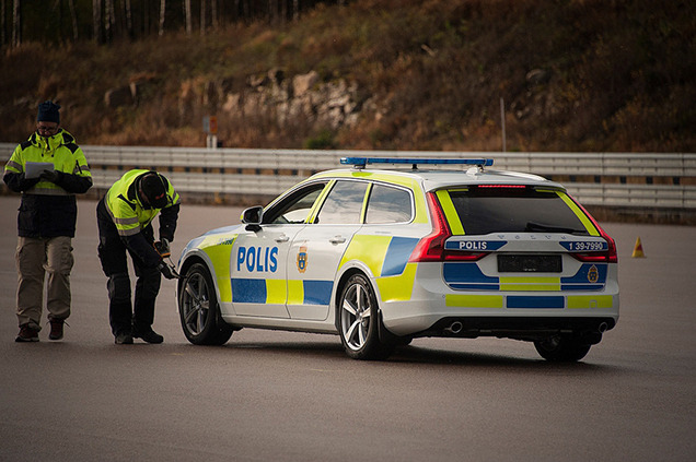  Volvo V90      