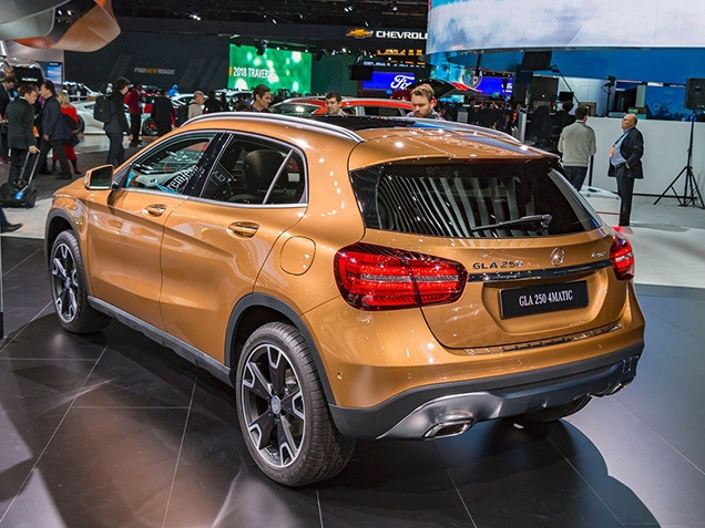 Mercedes-Benz     GLA        