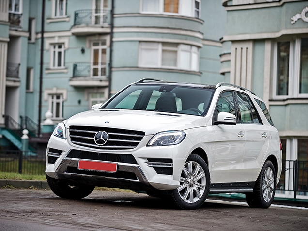  Mercedes ML   Range Rover Sport