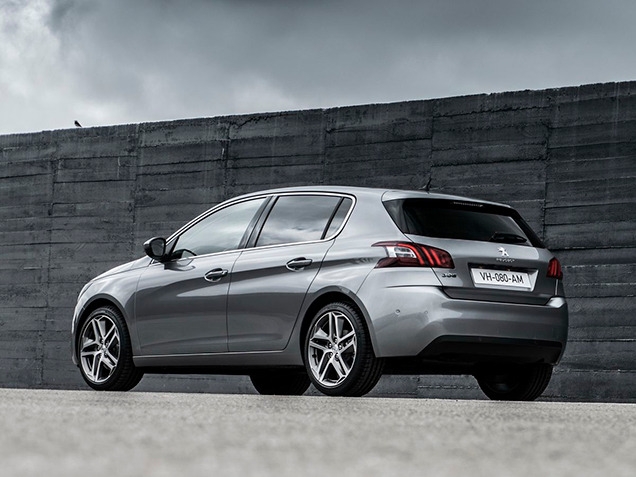 -   Peugeot 308   8 