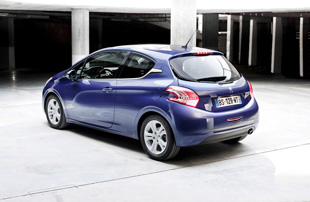  PEUGEOT 208      2013 