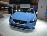 VOLVO  V40 R-DESIGN  CROSS COUNTRY