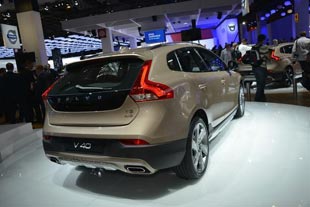 VOLVO  V40 R-DESIGN  CROSS COUNTRY