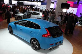 VOLVO  V40 R-DESIGN  CROSS COUNTRY