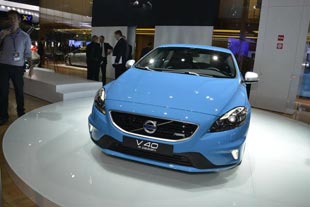 VOLVO  V40 R-DESIGN  CROSS COUNTRY